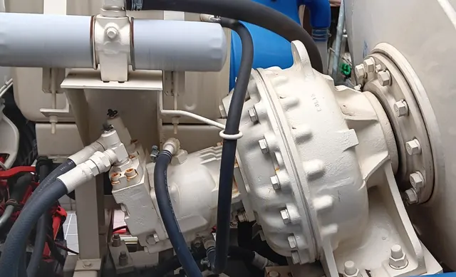 Motore idraulico e componenti di linea, manutenzione impianti idraulici su autocompattatori e attrezzature